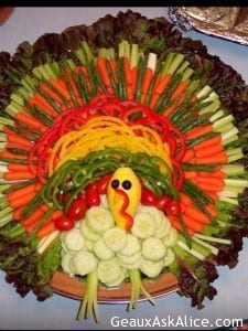veggie tray made to look like a turkey