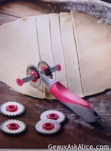 Today's Gadget from E's Kitchen is the Adjustable Pastry Wheel!