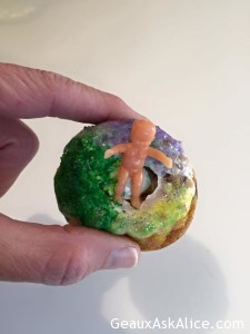 Trying to have portion control when it comes to those King Cakes! I think I found it!