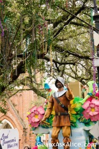 Barricades starting to go up for those marvelous Mardi Gras parades 1