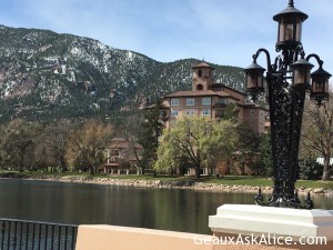 Our arrival at the Broadmoor. Surprisingly quite warm even with Sneaux on the ground! Exquisite place! 1