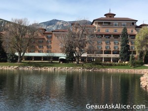 Our arrival at the Broadmoor. Surprisingly quite warm even with Sneaux on the ground! Exquisite place! 2