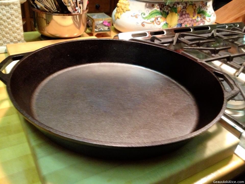 picture of empty skillet