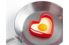 The versatile heart-shaped mold
