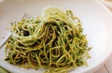 Spaghetti With Kale Pesto