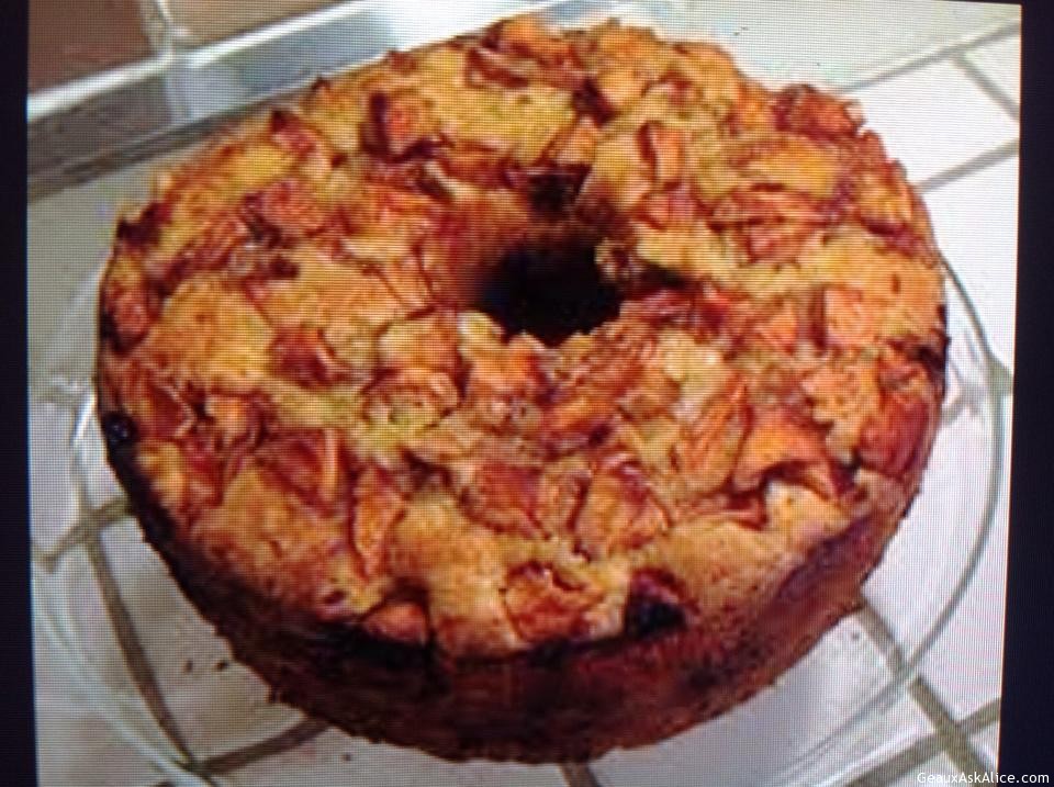 Maw-Maw's Fresh Apple Cake