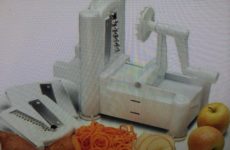 Tri-Blade Plastic Spiral Vegetable Slicer