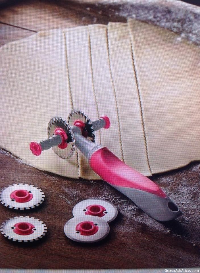Today's Gadget from E's Kitchen is the Adjustable Pastry Wheel!