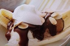 Peanut Butter Brownie Banana Splits