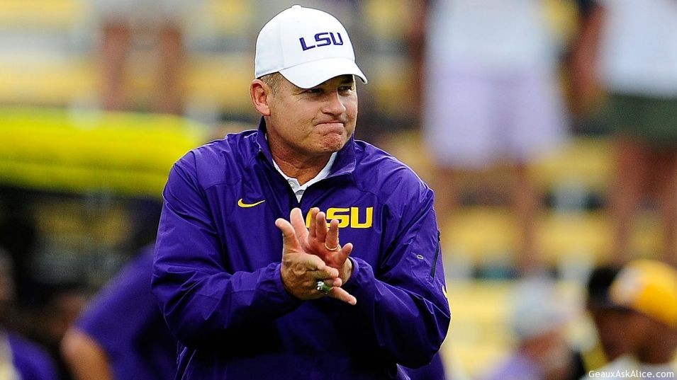 LSU head coach comforts teen in hospice care.