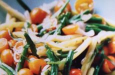Fresh Green Bean And Creole Tomato Salad With Dressing