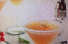 Trisha Yearwood's Lipstick Cocktail