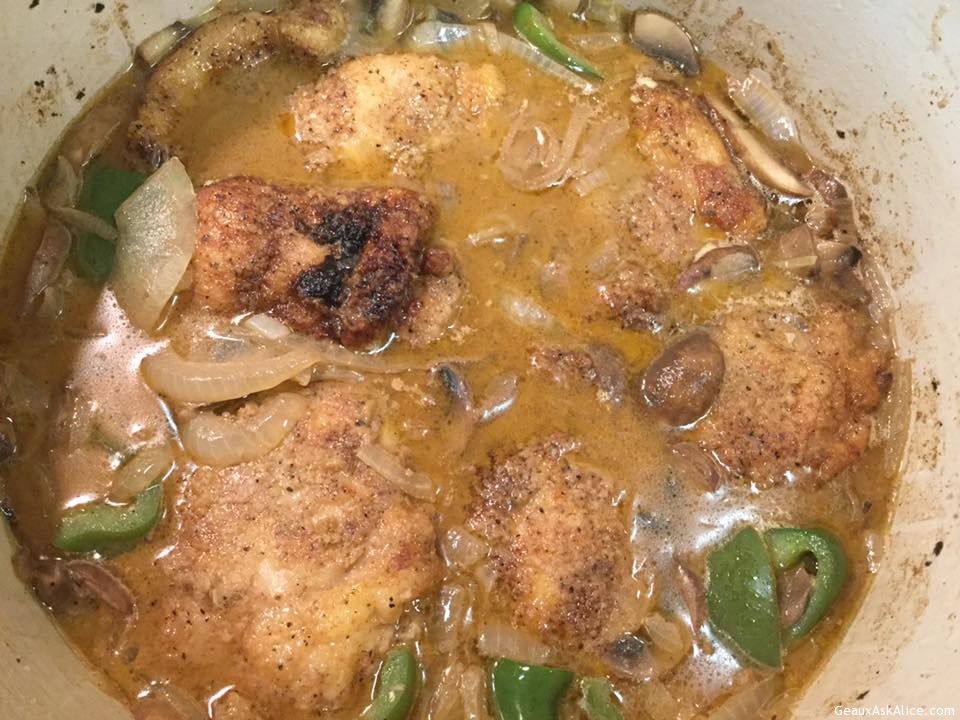 Creamy Smothered Chicken Thighs