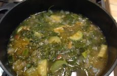 PEPPERY CREAMY ARUGULA AND ZUCCHINI SOUP