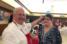 Great crowd, blessing and crowning of the Queen for the event