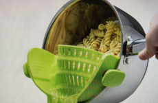 Today’s Gadget Is The Kitchen Gizmo Snap ‘N Strainer!