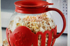 Today’s Gadget is the Ecolution Micro-Pop Microwave Popcorn Popper! Man that is a mouthful!