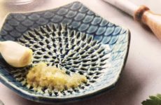 Today’s Gadget is the Ceramic Grating Plate!