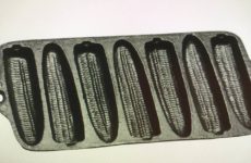 Bayou Classic 7490-12” Cast Iron Cornbread Pan !