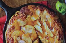 Buttery Caramel Apple Blondie Pie