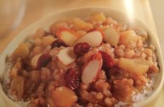 Crockpot Apple Cinnamon Breakfast Bowl