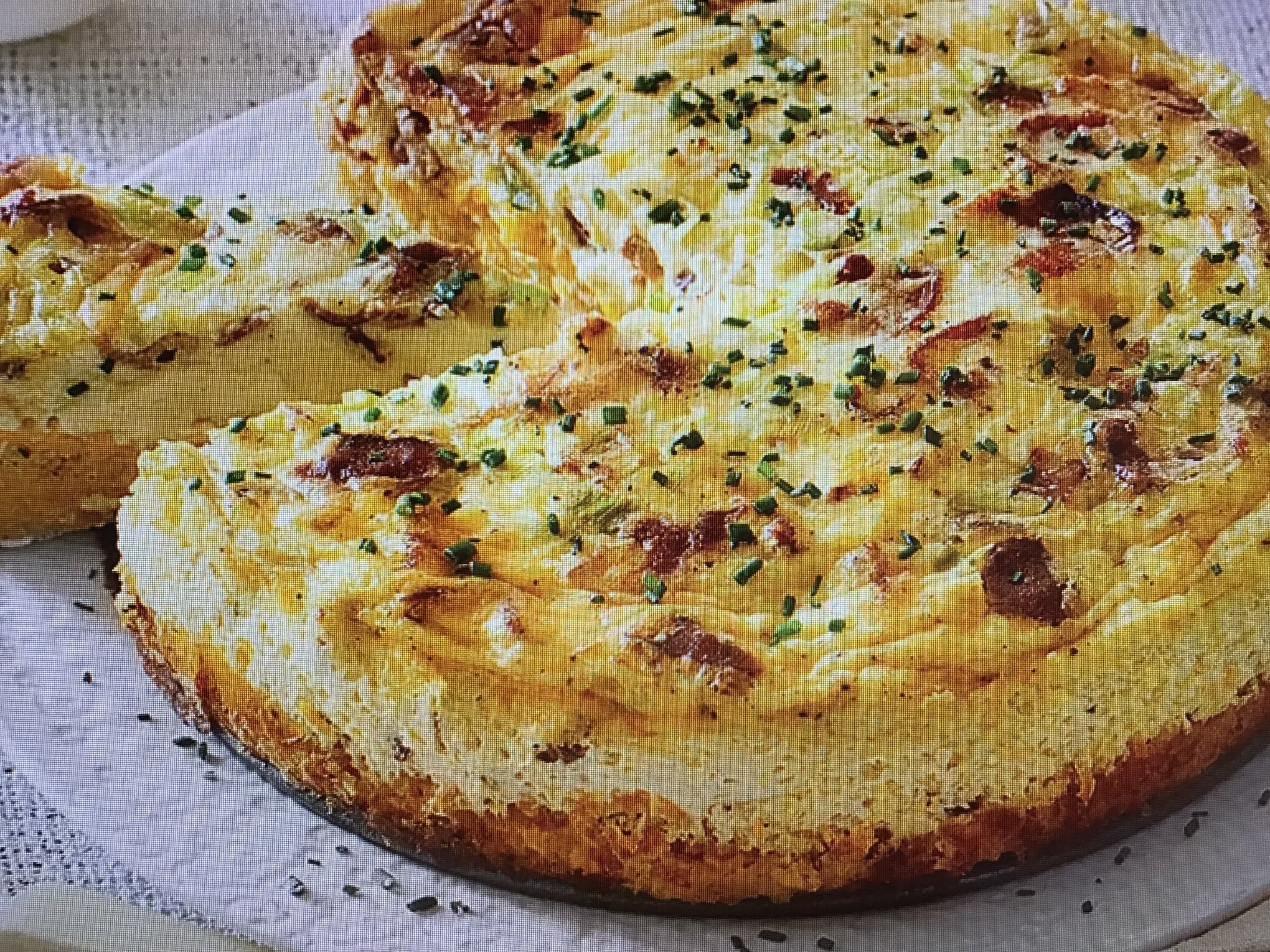 Bacony Cheddar Grits Quiche