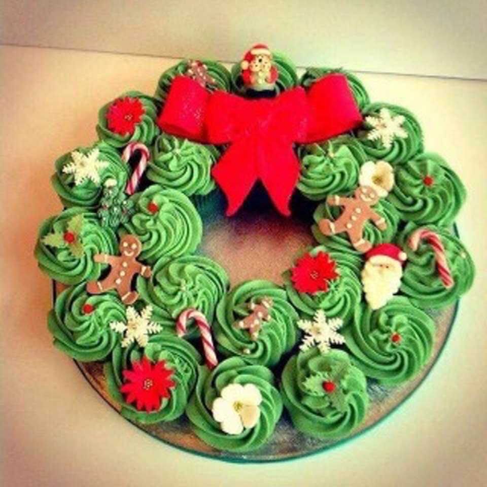 Wreath Cup Cakes