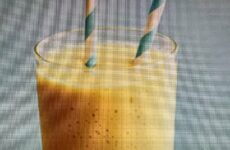 Delicious Papaya-Banana Smoothie