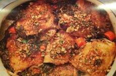 Spicy Kale with Braised Chicken Thighs