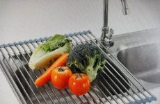Today’s Gadget is the SEROPY ROLL-UP DISH DRYING RACK.