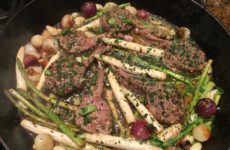 Pan-Seared Lamb Chops with Plenty of Garlic Cloves