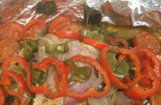 Spinach Stuffed Salmon with Veggie Packets