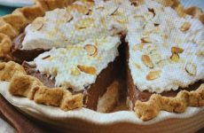 Gooey Chocolate-Coconut Candy Bar Cream Pie