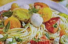 Mouthwatering Spaghetti with Marinated Tomatoes and Mozzarella