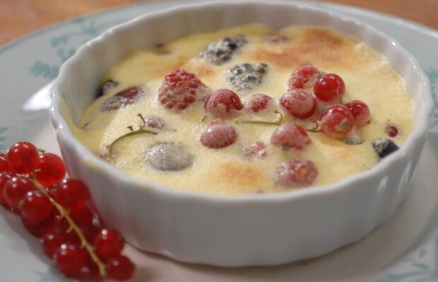 Delicious Berry Gratin With Champagne Sabayon