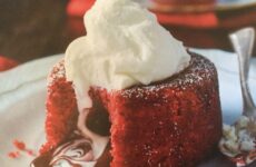 So Sweet-Spot Molten Red Velvet Cakes