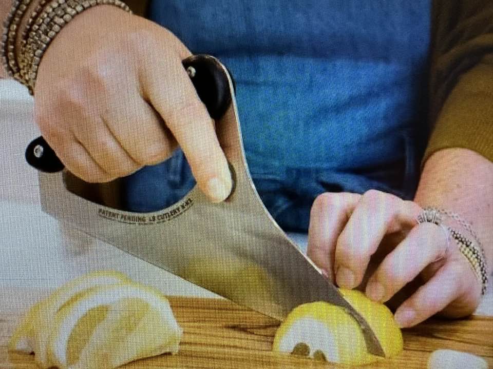Today’s Gadget is the Easy Grip Chef Knife!