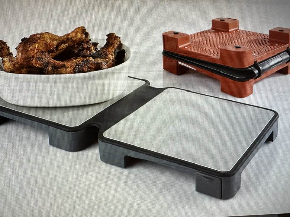 Today’s Gadget is the Foldable Warming Tray!