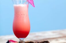 Tropical Bahama Breeze Cocktail