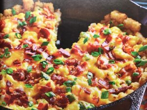 Cast-Iron Tater-Tot Breakfast Pizza