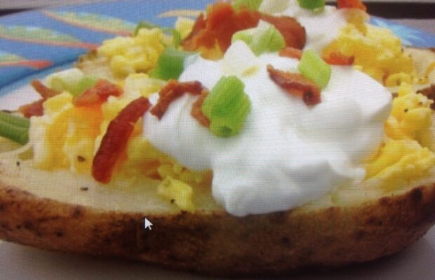 Breakfast Stuffed Potato Skins