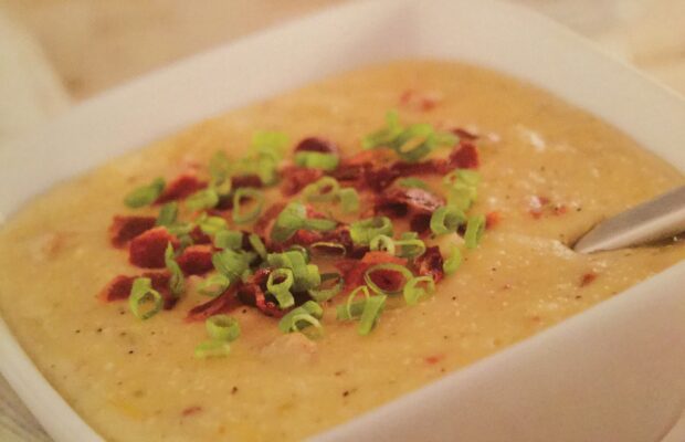 Crock Pot Cheese Grits with Chilies and Bacon