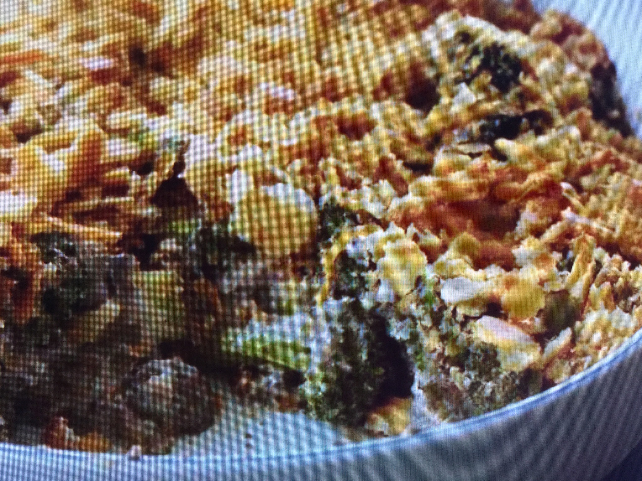 FABULOUS MUSHROOM AND BROCCOLI CASSEROLE !