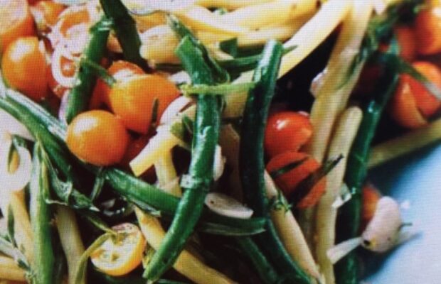 FRESH GREEN BEAN AND CREOLE TOMATO SALAD WITH DRESSING!