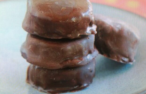 FROZEN CHOCOLATE COVERED BANANA ROUNDS