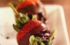 DOUBLE-DIPPED STRAWBERRIES