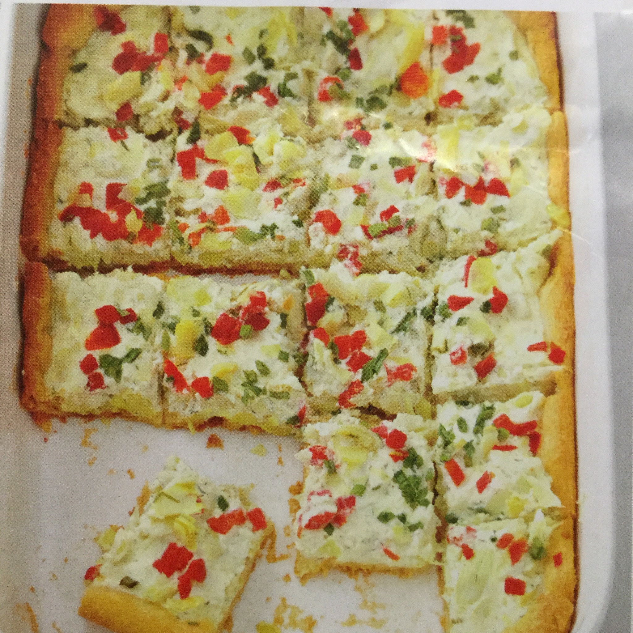 COLORFUL ARTICHOKE CRESCENT ROLL APPETIZERS