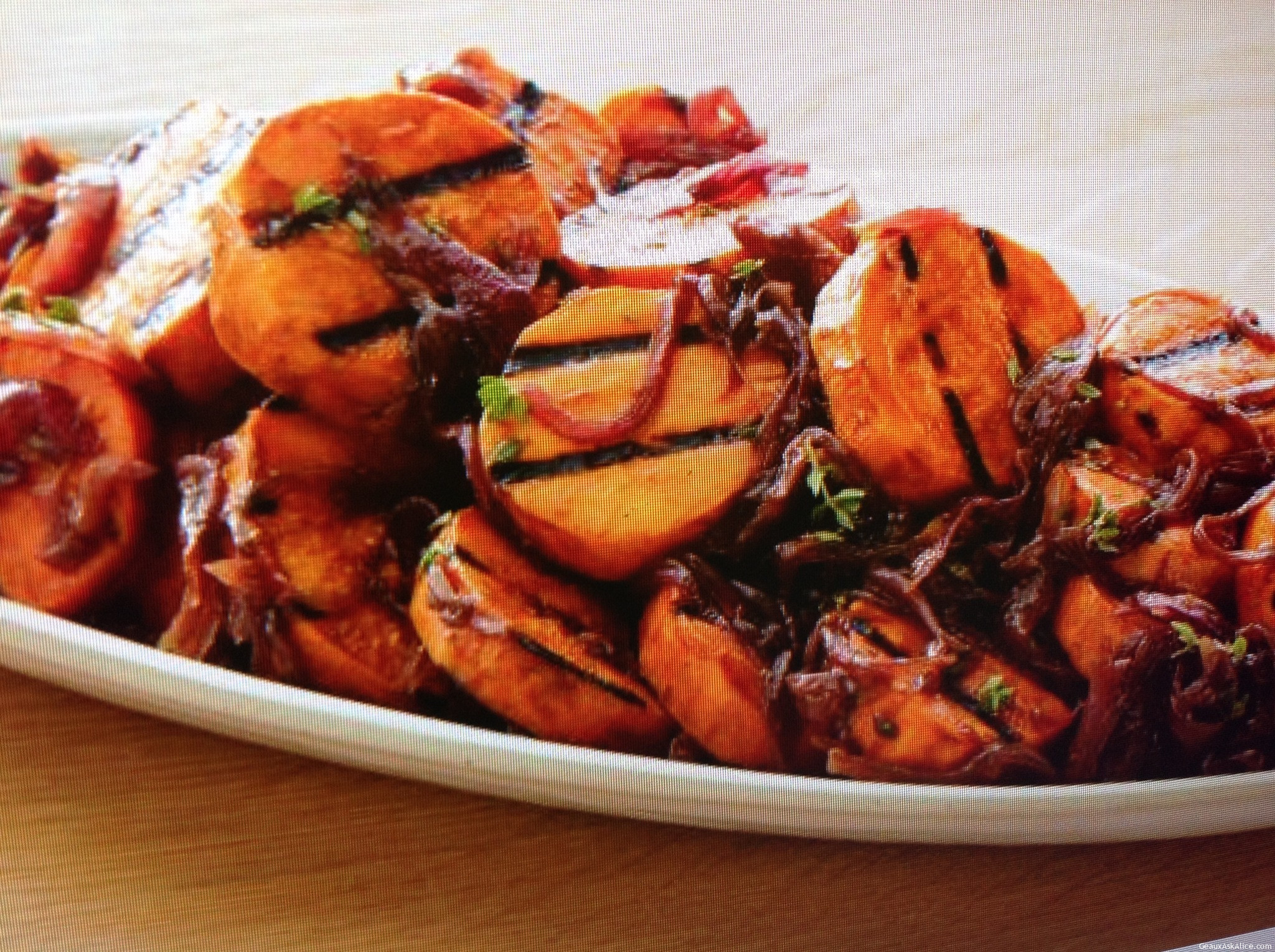 CARAMELIZED ONIONS AND SWEET POTATO SALAD