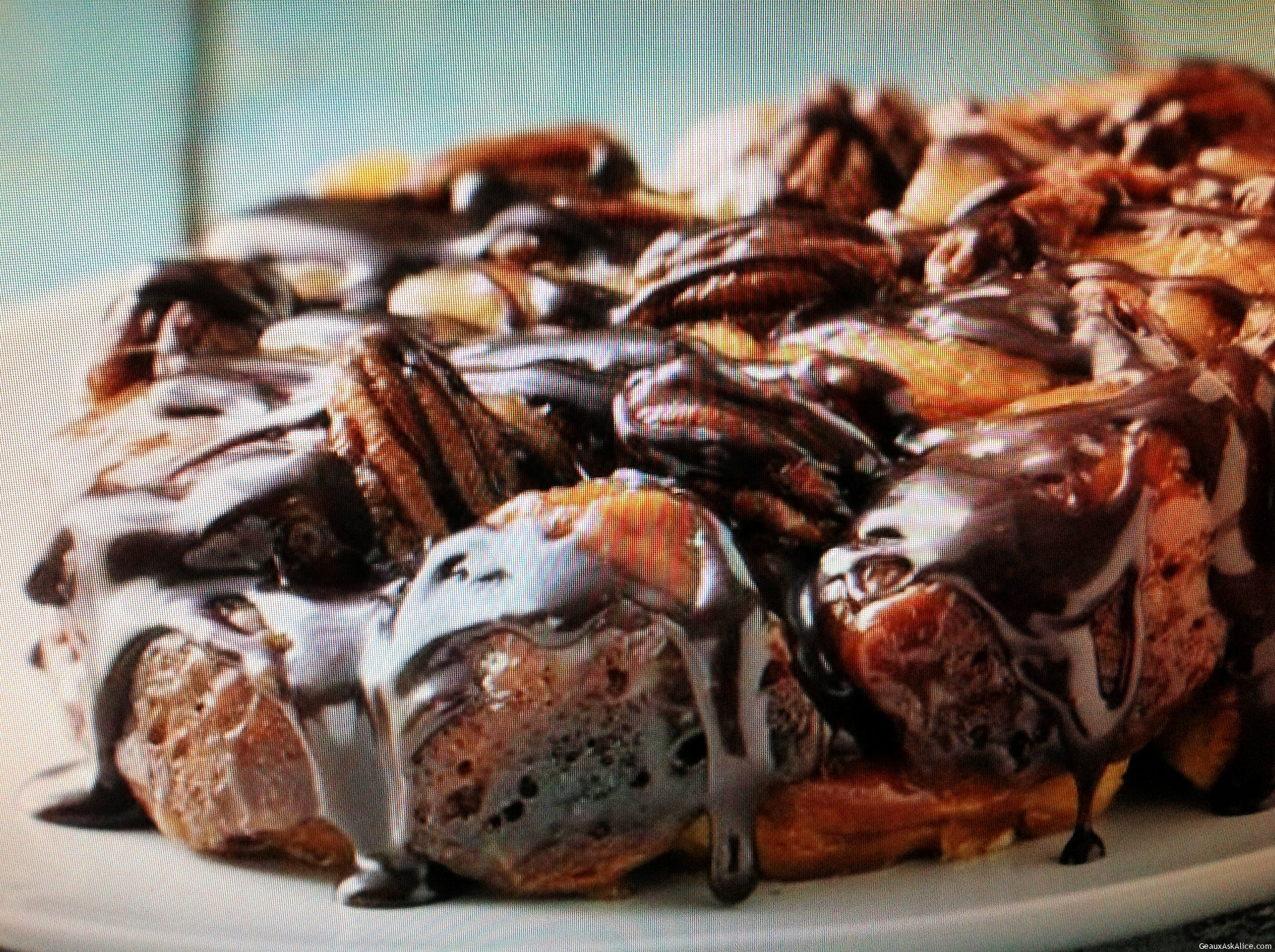 TURTLE MONKEY BREAD (CROCK POT/SLOW COOKER)