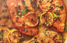 CLASSIC CHICKEN PICCATA IN A SKILLET